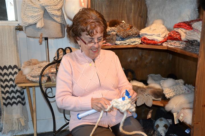 Produits régionaux, tricotés à la ferme, tricots maison, pièces uniques 100% Québec
